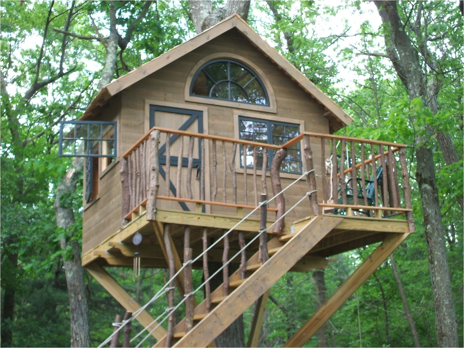 Easy to Build Tree House Plans Pictures Of Tree Houses and Play Houses From Around the Easy to Build Tree House Plans Pictures Of Tree Houses and Play Houses From Around the