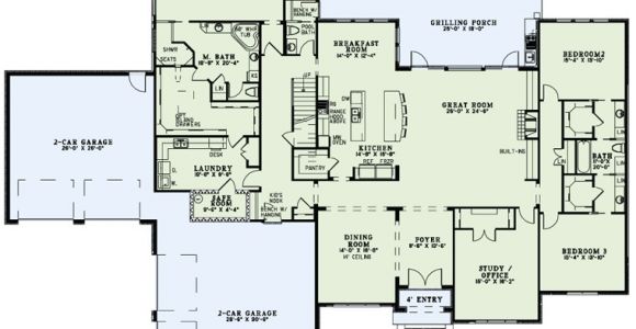 House Plans with Laundry Room attached to Master Bedroom Like the Master Closet attached to Laundry First Floor
